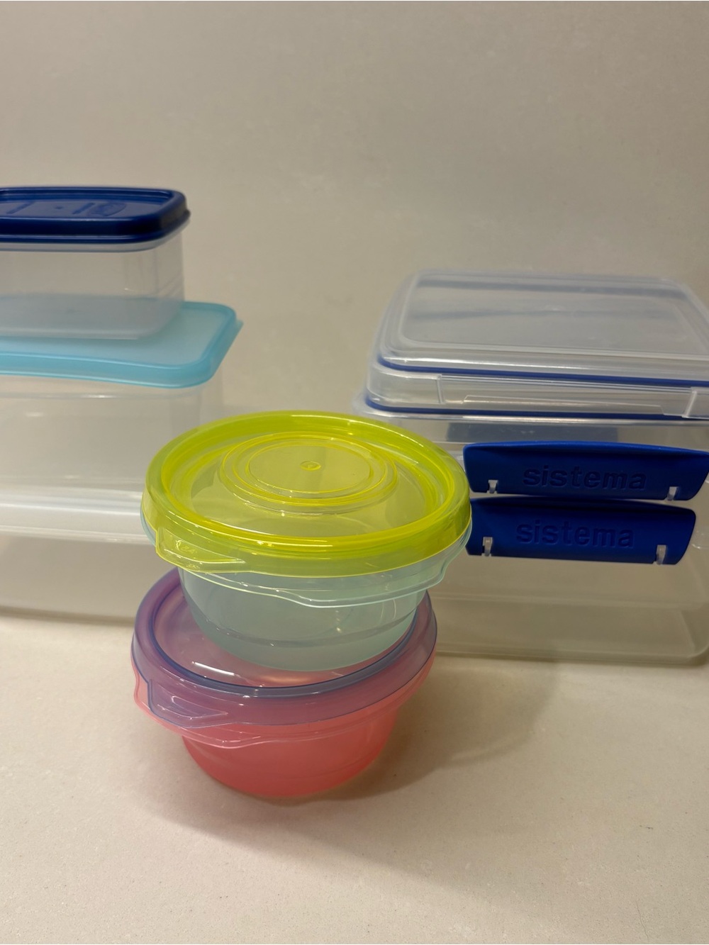 7 Piece Mixed Color Food Storage Containers - Multi-Color bundle - Picture 2 of 11